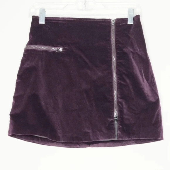 BlankNYC Purple Velvet Mini Skirt 25 - Picture 1 of 5